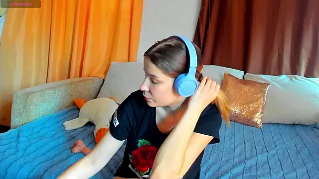 Eva purrr  online show from 11-20-25, 08:48