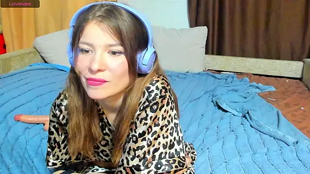 Eva purrr  online show from 12-13-25, 09:21