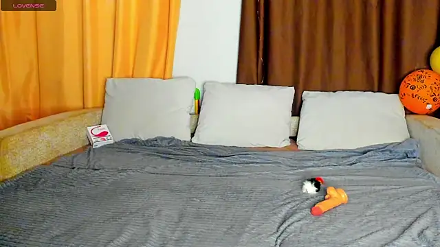 Eva purrr  online show from 11-11-25, 11:49