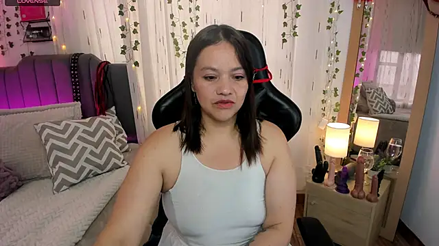 Victoria Wilde  online show from 11-15-25, 11:25