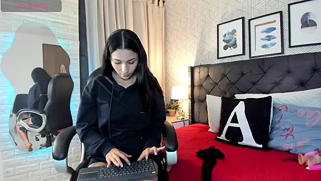 valentina  desire online show from 04-23-26, 11:49