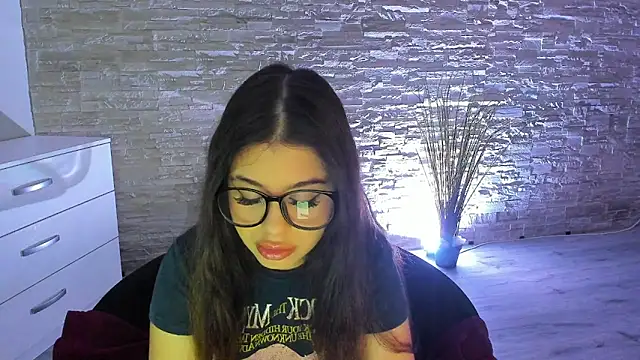 BellaNoir  online show from 01-09-26, 05:47