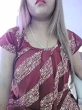 Snapshot of LoveLy-Soneya chatting on 06-17-26, 04:17 LoveLy-Soneya online show from 06-17-26, 04:17