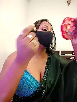 LoveLy-Soneya online show from 12-17-25, 11:37