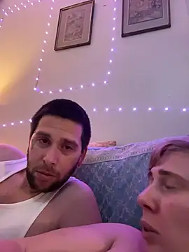 Snapshot of Redriddinghood8 chatting on 11-21-25, 08:24 Redriddinghood8 online show from 11-21-25, 08:24