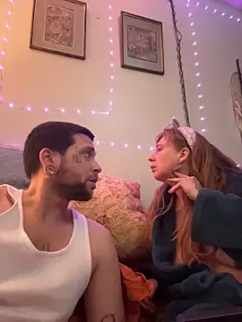 Snapshot of Redriddinghood8 chatting on 11-21-25, 08:30 Redriddinghood8 online show from 11-21-25, 08:30