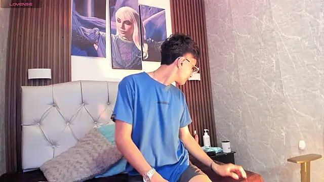 Elian Julian online show from 11-28-25, 12:00