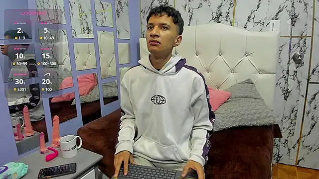 Snapshot of Elian_Julian chatting on 11-07-25, 12:59 Elian Julian online show from 11-07-25, 12:59