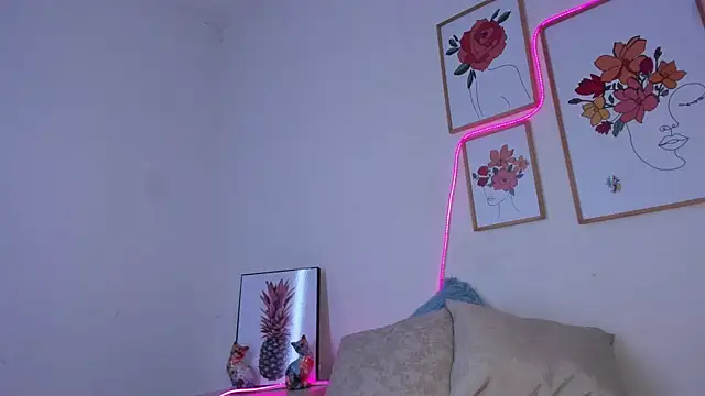 violettabond online show from 11-19-25, 11:10