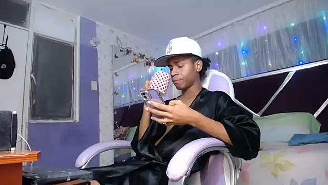 Santy bigcock 01 online show from 05-06-26, 11:47