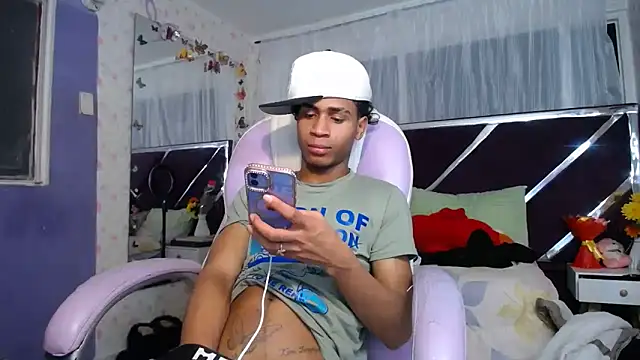 Santy bigcock 01 online show from 06-15-26, 05:40