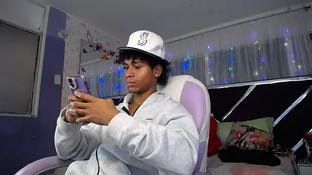 Santy bigcock 01 online show from 06-01-26, 02:50