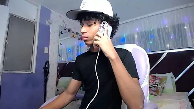 Santy bigcock 01 online show from 06-04-26, 03:49