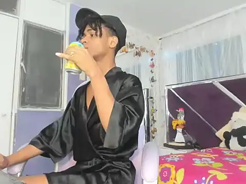 Santy bigcock 01 online show from 11-11-25, 03:23