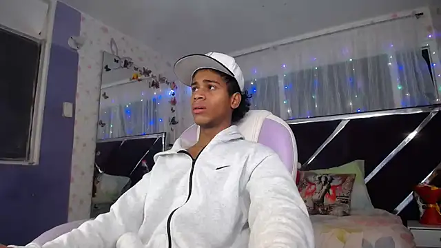 Santy bigcock 01 online show from 06-03-26, 01:39