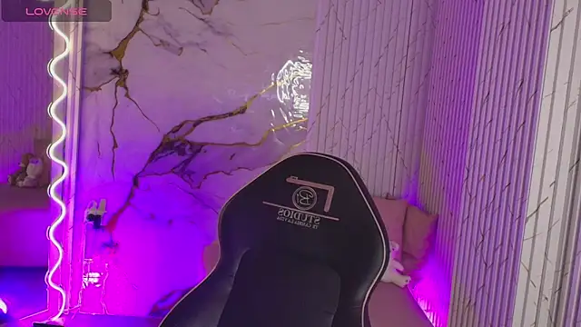 PEACHY TAY online show from 03-24-26, 11:54