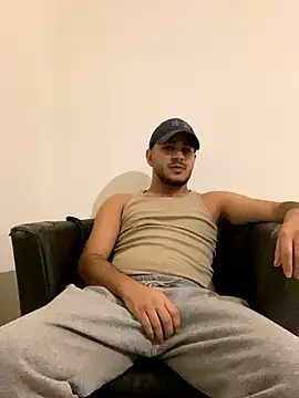 MorenoVelvet online show from 01-18-26, 04:32