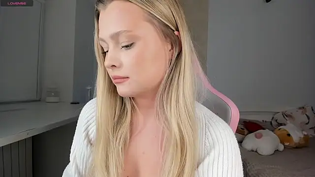 elly aryxd online show from 11-08-25, 05:27