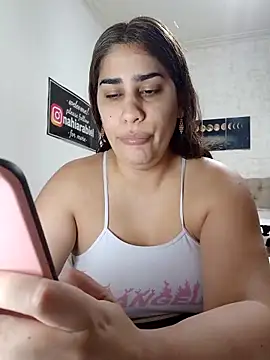 nahiarabiel33 online show from 04-15-26, 06:12