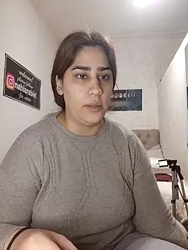 nahiarabiel33 online show from 06-12-26, 05:10