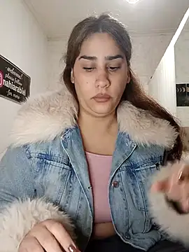 nahiarabiel33 online show from 05-28-26, 04:02