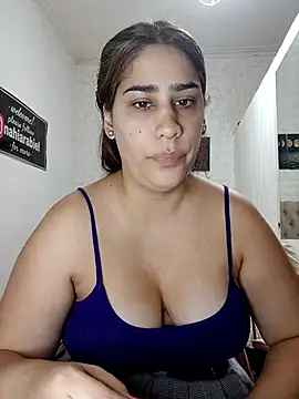 nahiarabiel33 online show from 02-18-26, 04:47