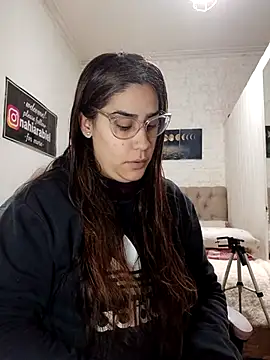 nahiarabiel33 online show from 06-25-26, 07:30