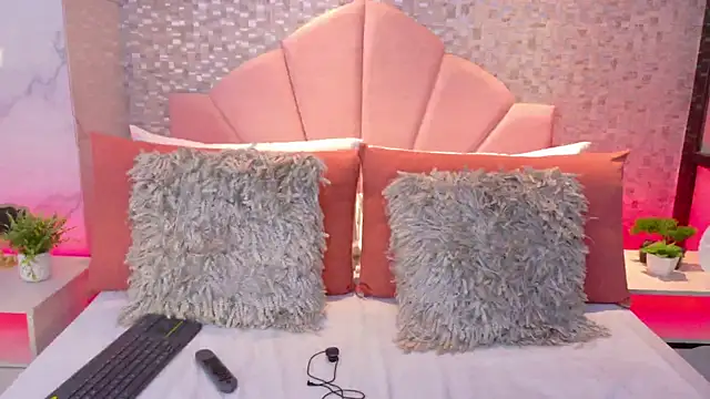 Snapshot of CameronJonnes chatting on 07-15-26, 07:32 CameronJonnes online show from 07-15-26, 07:32
