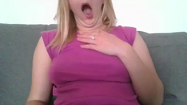 Snapshot of dirty_sasha00 chatting on 07-11-26, 03:40 dirty sasha00 online show from 07-11-26, 03:40
