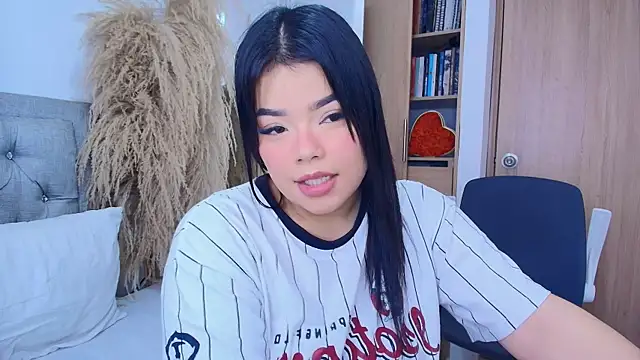 annie  20 online show from 04-02-26, 03:51