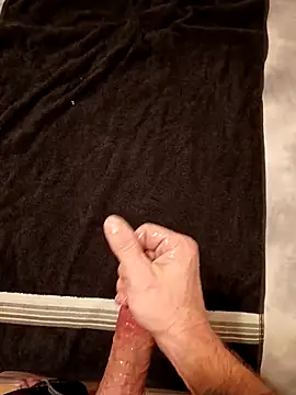 Snapshot of D0ntM1ndM3 chatting on 02-17-26, 06:00 D0ntM1ndM3 online show from 02-17-26, 06:00