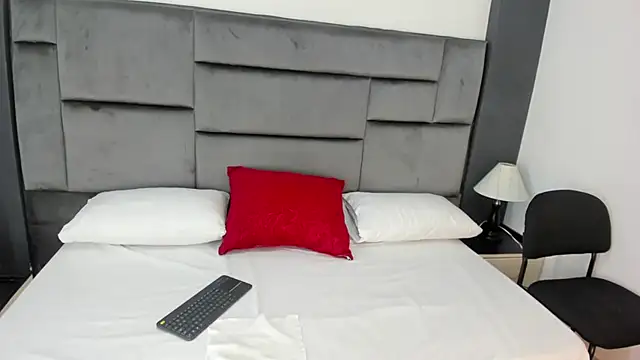 CatleyaSmith online show from 12-16-25, 11:58