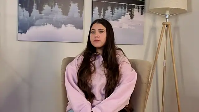 TeriRazey online show from 11-05-25, 03:53