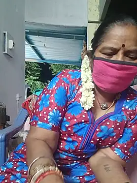 Snapshot of savithasree chatting on 07-01-26, 04:29 savithasree online show from 07-01-26, 04:29