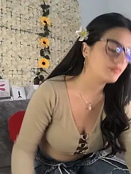 Lorenaa1 online show from 05-22-26, 09:02