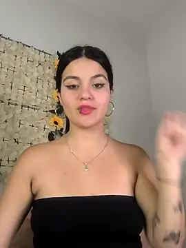 Lorenaa1 online show from 05-02-26, 12:05