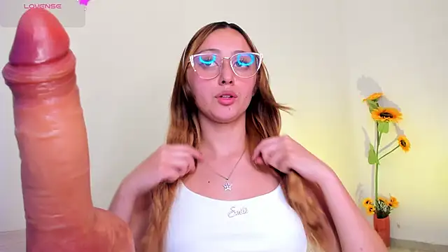 Snapshot of Arianna_Gren18 chatting on 11-07-25, 08:02 Arianna Gren18 online show from 11-07-25, 08:02