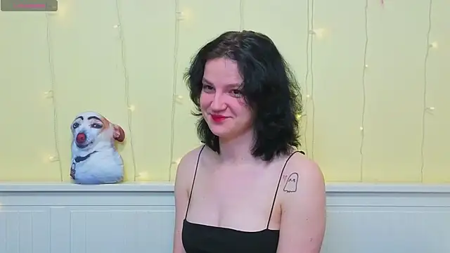 LatinaHuguenin online show from 01-12-26, 07:04