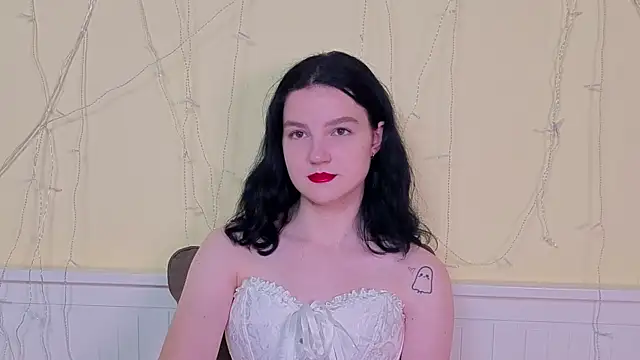 LatinaHuguenin online show from 11-16-25, 07:24