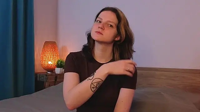 LatinaHuguenin online show from 04-04-26, 09:10