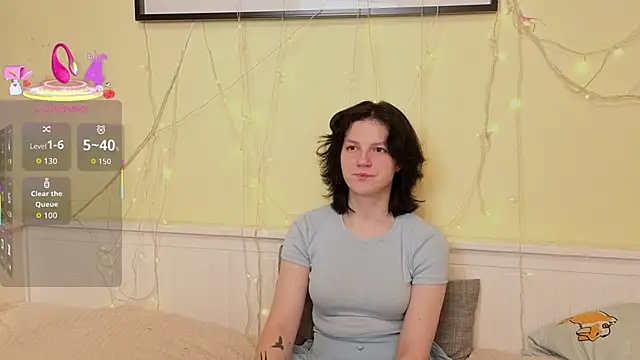 LatinaHuguenin online show from 11-29-25, 07:19