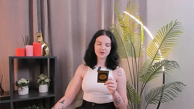 LatinaHuguenin online show from 11-08-25, 02:20