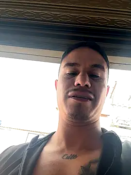 Snapshot of RaySullivan chatting on 11-08-25, 07:28 RaySullivan online show from 11-08-25, 07:28