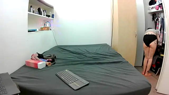 Empress Lilith online show from 01-16-26, 08:13