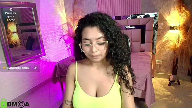 Snapshot of griselle_rousse chatting on 02-18-26, 11:12 griselle rousse online show from 02-18-26, 11:12