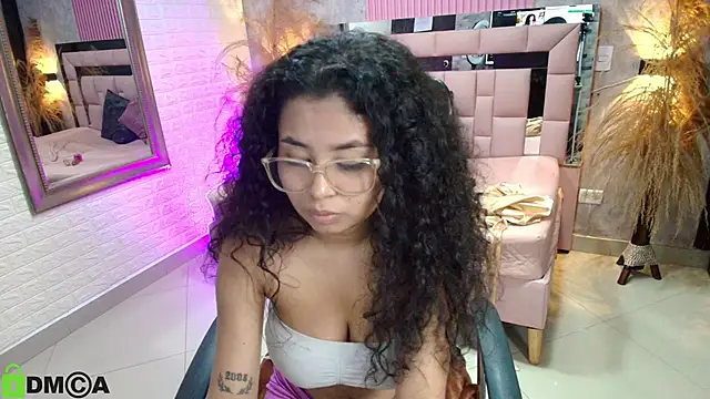 Snapshot of griselle_rousse chatting on 02-04-26, 12:05 griselle rousse online show from 02-04-26, 12:05