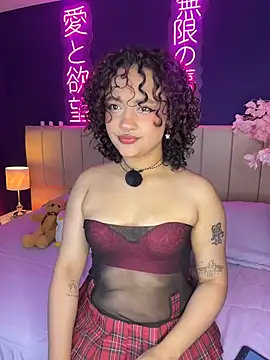 Snapshot of _sarahRose chatting on 02-18-26, 04:21 sarahRose online show from 02-18-26, 04:21