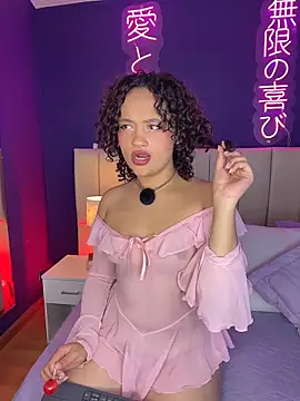 Snapshot of _sarahRose chatting on 02-20-26, 04:31 sarahRose online show from 02-20-26, 04:31