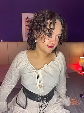 Snapshot of _sarahRose chatting on 12-14-25, 12:33 sarahRose online show from 12-14-25, 12:33