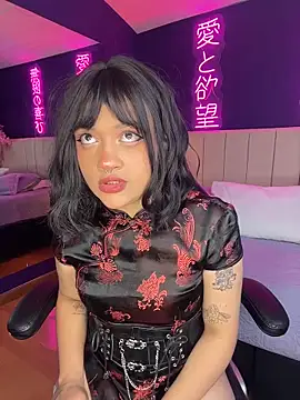 Snapshot of _sarahRose chatting on 02-22-26, 04:37 sarahRose online show from 02-22-26, 04:37